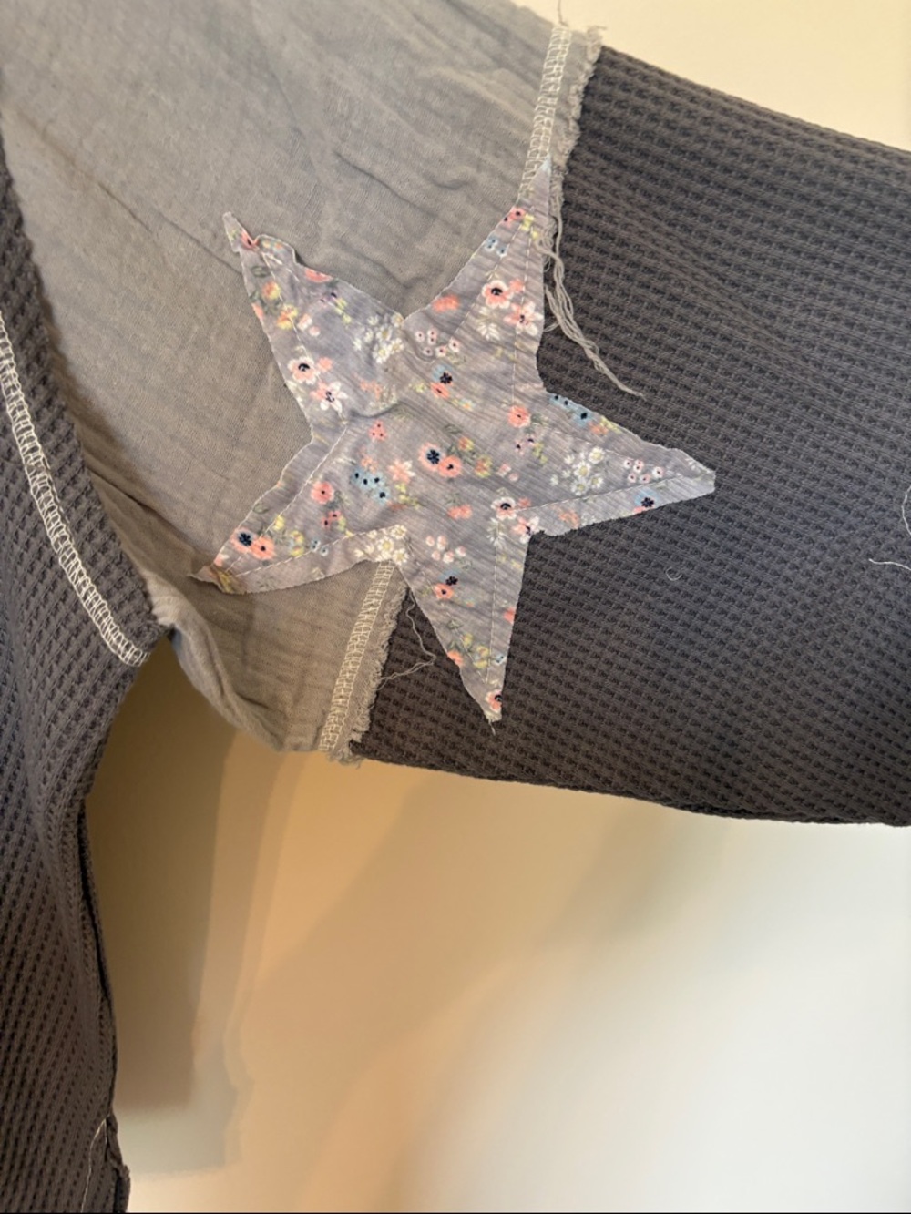 POL Grey Patchwork Floral-Trim Women's Henley Sweatshirt - Picture 8 of 11